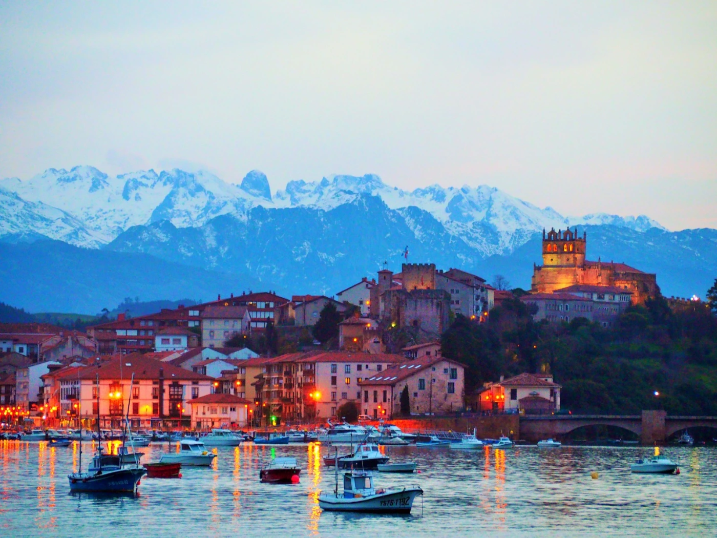 closest airport to san sebastian